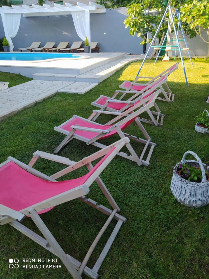 Holiday Home Zezevica - Heated Pool Sestanovac Bagian luar foto
