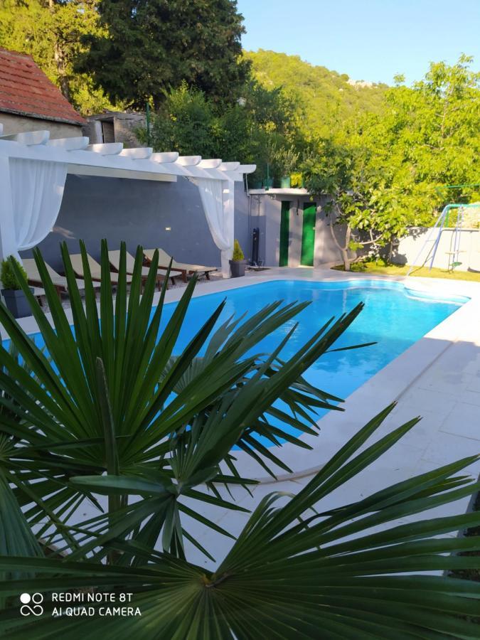 Holiday Home Zezevica - Heated Pool Sestanovac Bagian luar foto
