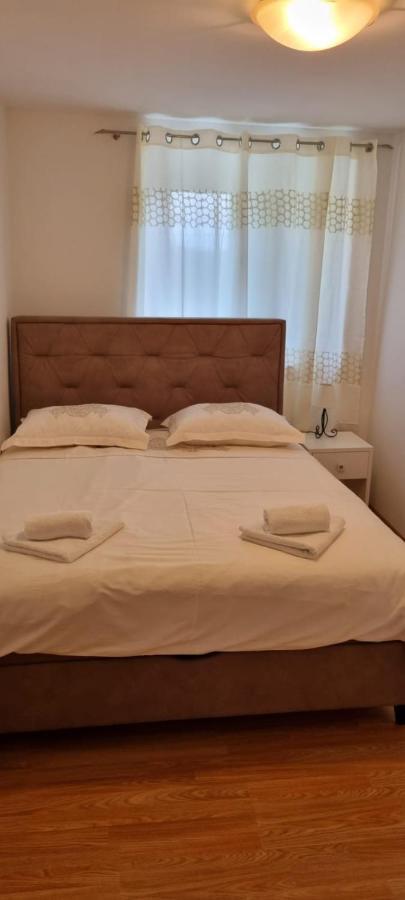 Holiday Home Zezevica - Heated Pool Sestanovac Bagian luar foto