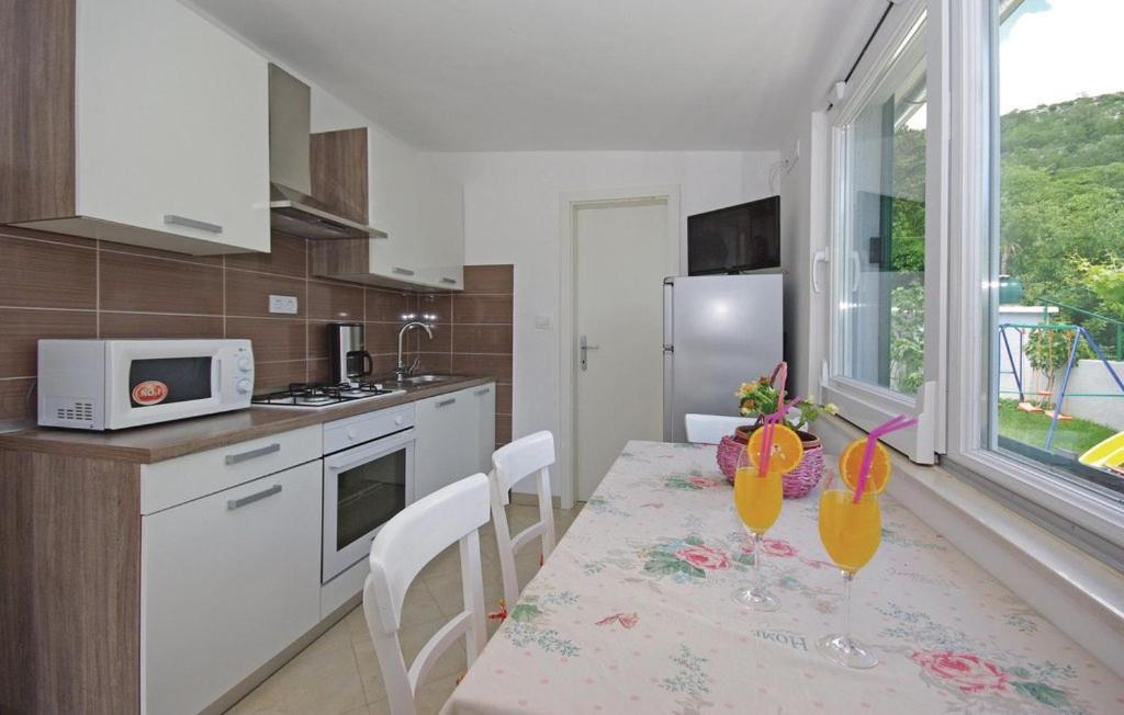 Holiday Home Zezevica - Heated Pool Sestanovac Bagian luar foto