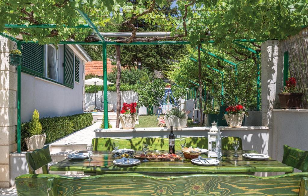 Holiday Home Zezevica - Heated Pool Sestanovac Bagian luar foto