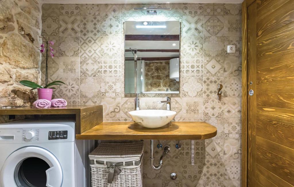Holiday Home Zezevica - Heated Pool Sestanovac Bagian luar foto